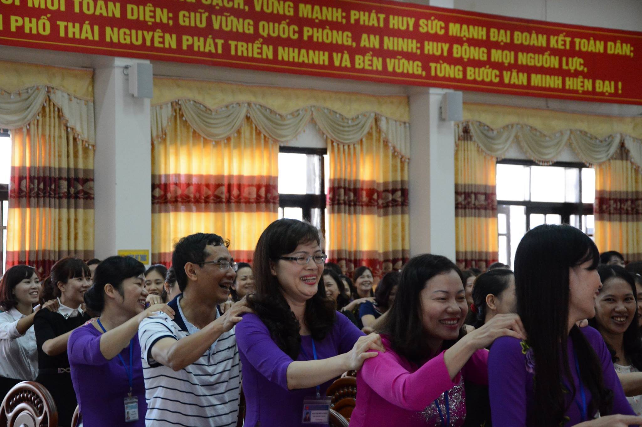 Nâng cao năng lực lãnh đạo và xây dựng văn hóa trường học tại tỉnh Thái Nguyên